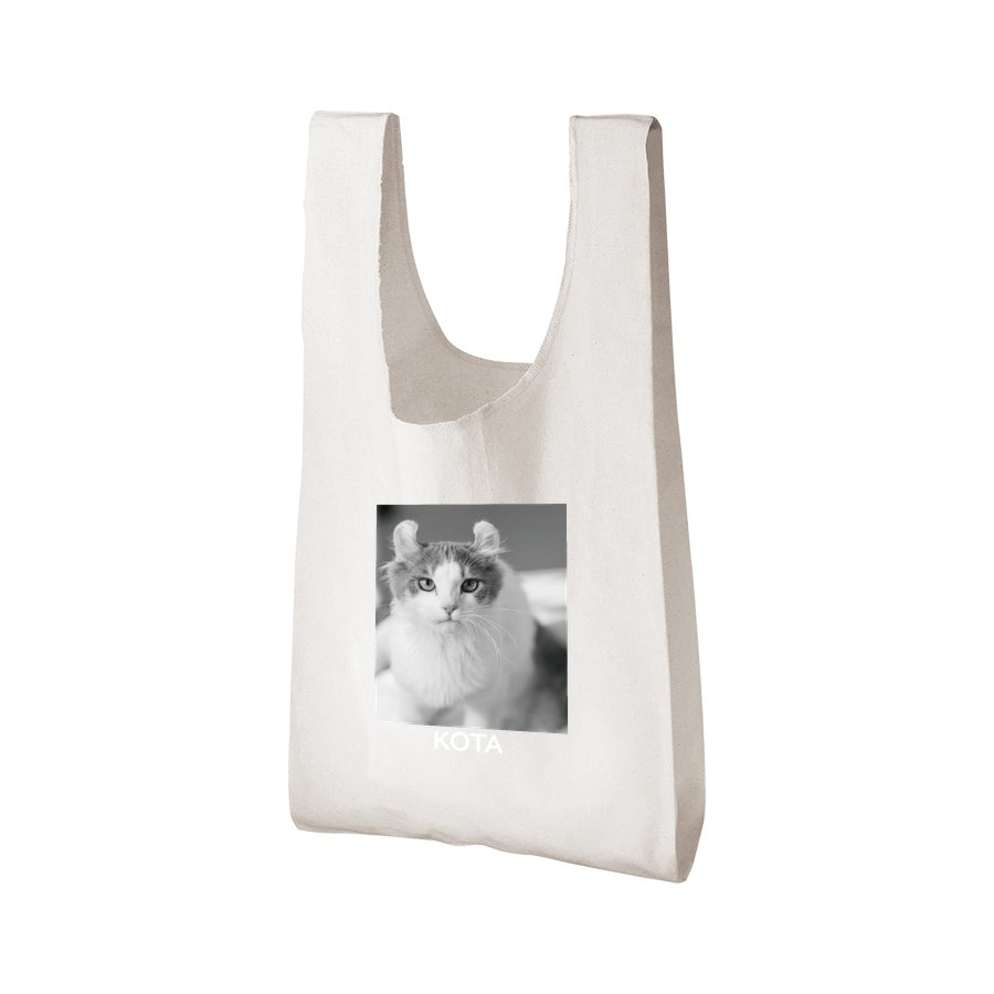 グレー