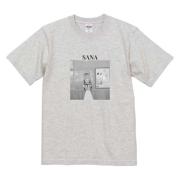 サナ モノクロ写真コットンTシャツ