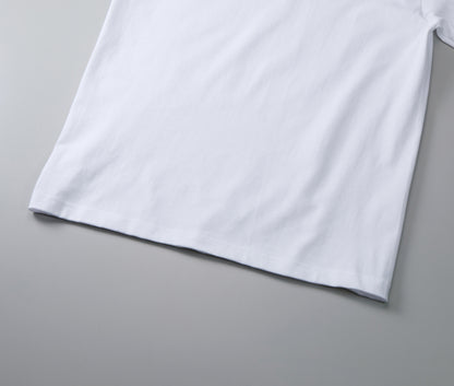 ニギ モノクロ写真コットンTシャツ