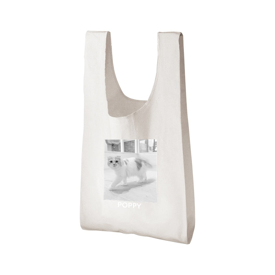 グレー